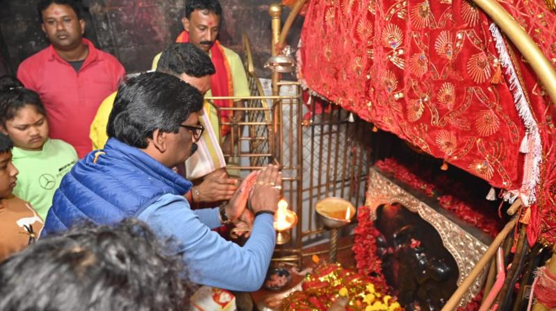 Chief Minister Hemant reached Rajarappa with family, worshiped in Maa Chinnamastika temple