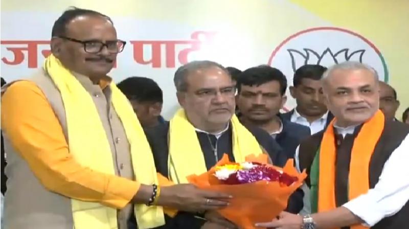 Uttar Pradesh Politics: former prime minister lala bahadur shastri grandson vibhakar joins bjp