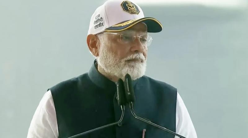 PM Modi handed over 3 indigenous warships to Navy on Army Day News In Hindi