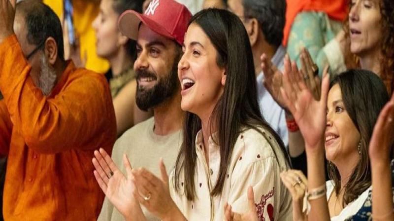 Virat Kohli, Anushka Sharma in kirtan of Krishna Das news in hindi