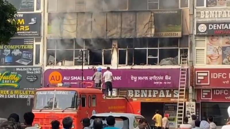 fire broke out in a showroom in Mohali Phase-10