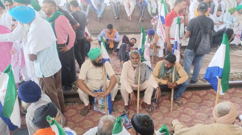 Punjab News: Farmers stop trains across the state, passengers upset