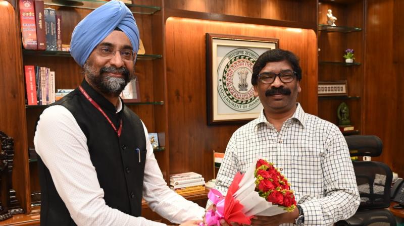 Ranchi Railway Division's DRM Jasmeet Singh Bindra met CM Soren