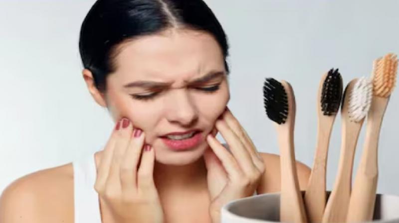 Health Tips Risks of Not Brushing Your Teeth News In Hindi