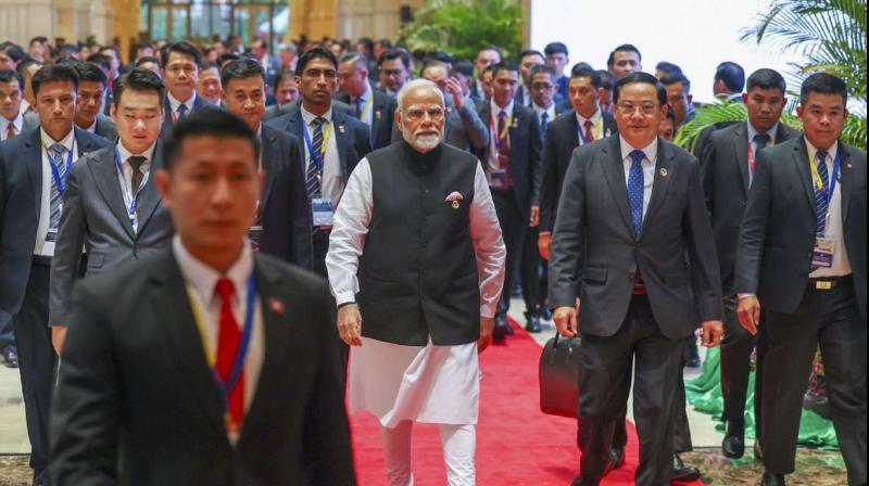 PM Modi at ASEAN Summit Said-Terrorism serious challenge News in hindi 