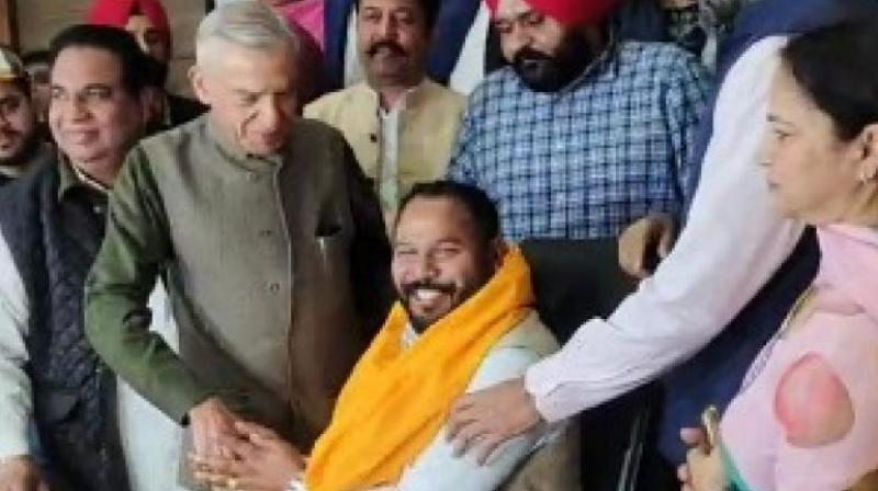 AAP's Kuldeep Kumar takes charge as Chandigarh mayor News In Hindi