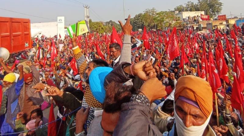 Punjab Farmers Protest: Lathi charge on protesting farmers,