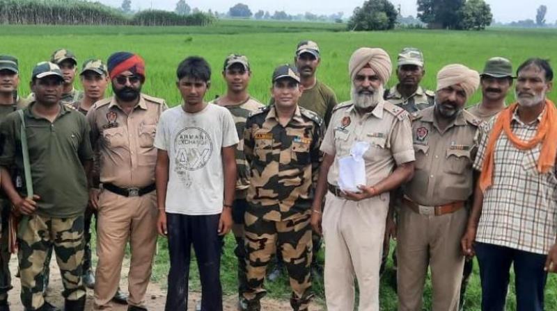 BSF and Punjab Police Action A drug smuggler arrested with heroin in Tarn Taran district 