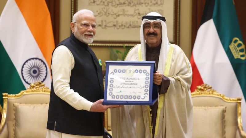 PM Modi honored Kuwait highest honor 'Order of Mubarak Al Kabir' news In hindi