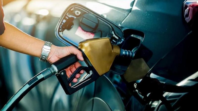 Petrol-Diesel Price  today news in hindi Petrol will be cheaper by Rs 10 and diesel by Rs 6-8 