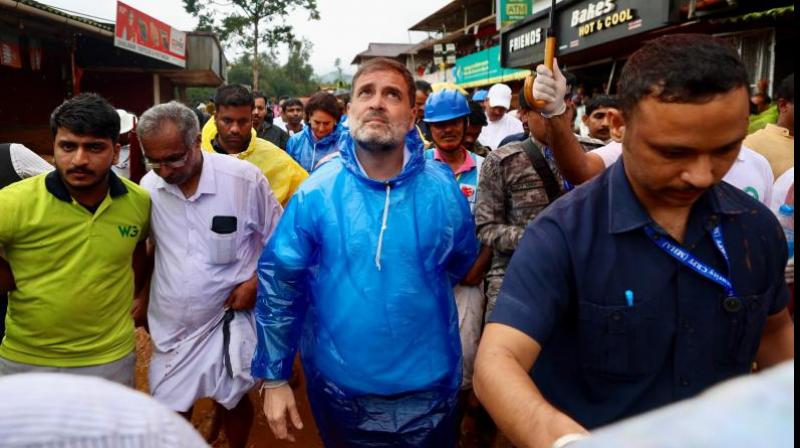 Kerala Landslide News Rahul Gandhi and Priyanka Gandhi reach ground zero in Wayanad, meet landslide victims