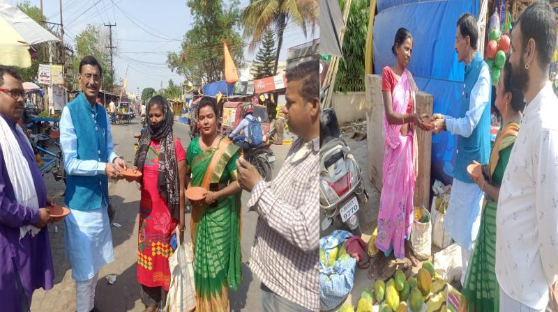  MP Sanjay Seth distributed pottery in Harmu and Hatia