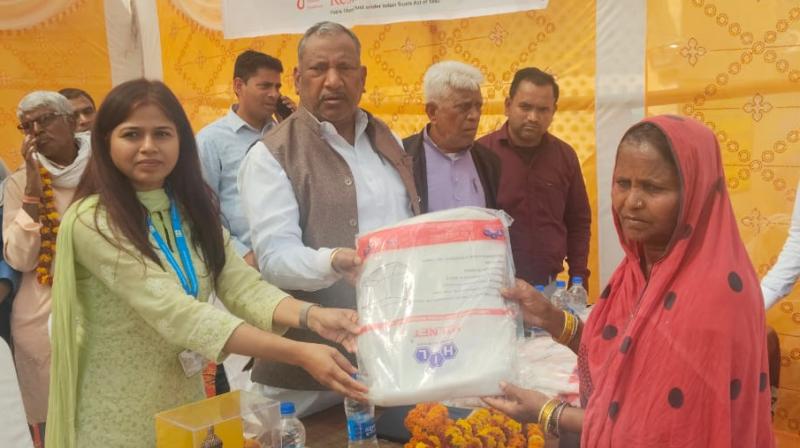 Distribution of insecticide mosquito nets to prevent dengue and malaria MP Kaushalendra Kumar news in hindi