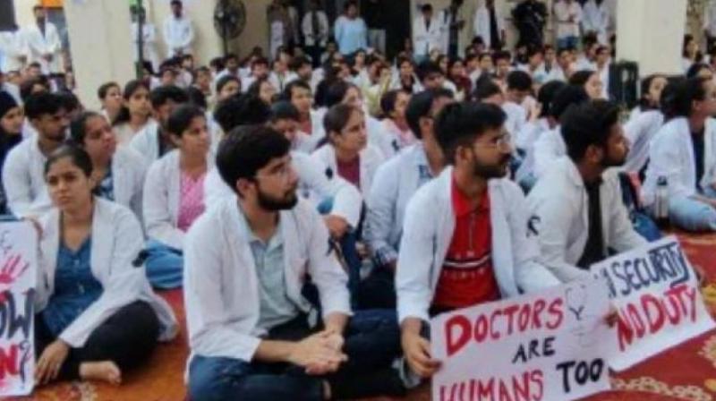 Doctors strike in Punjab, Health Minister Balbir Singh called a meeting news in hindi