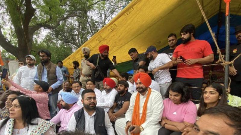 Navjot Singh Sidhu reached Jantar Mantar to support wrestlers