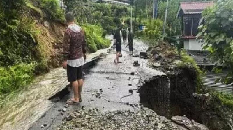 Devastation due to cloud burst, landslides in Arunachal news in hindi