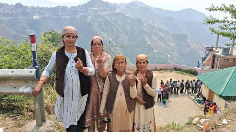 66.56 percent voting till 5 pm in Himachal Pradesh news in hindi