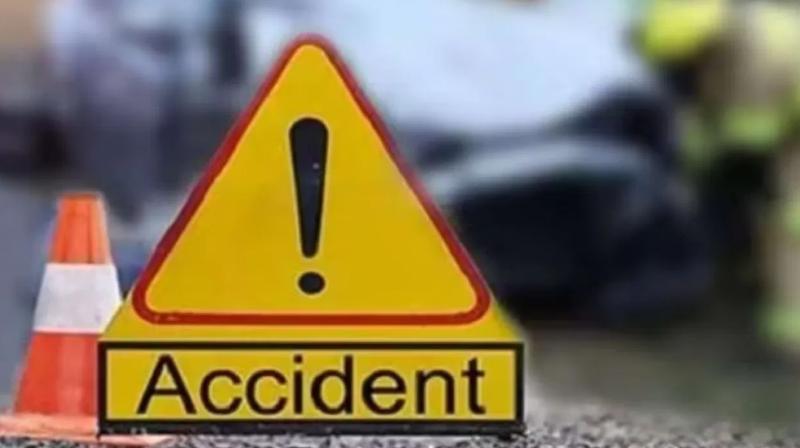 Hathras Accident Car falls into river, 4 killed News In Hindi