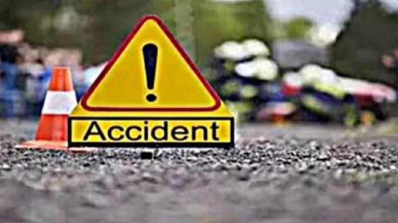 Karnataka News Four members of same family died in accident In Hindi