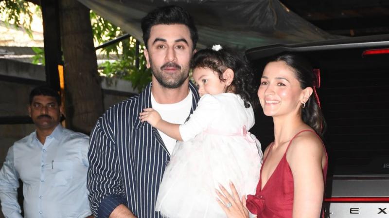 Ranbir Kapoor, Alia Bhatt, Raha seen together on Christmas News in hindi