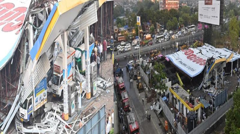 14 killed, 74 injured after hoarding collapses in Mumbai news In hindi