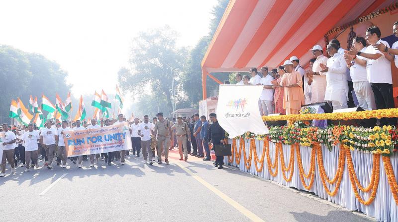 Sardar Vallabhbhai Patel 150th birth anniversary CM Yogi flags off Run for Unity