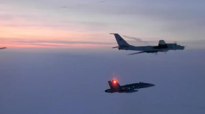 Russian & Chinese N-bombers patrol off Alaska, Canada & US scramble jets News in Hindi