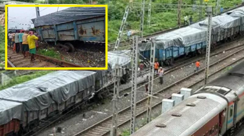 Bhubaneswar railway station Goods train derails news in hindi