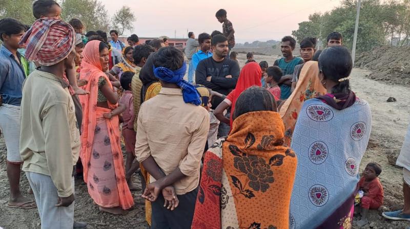 Digging of the pond ruined the houses of the poor, there was a stir among the villagers.