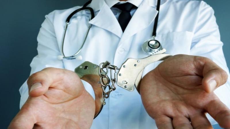 Maharashtra: Patient dies due to wrong treatment in Thane, doctor couple arrested