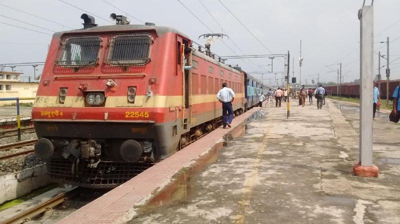 Vaishali Express passes through broken track in Bihar News in Hind i(Representative photo))