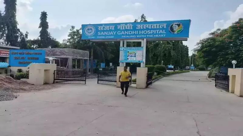 Strike of employees continues against suspension of license of Sanjay Gandhi Hospital