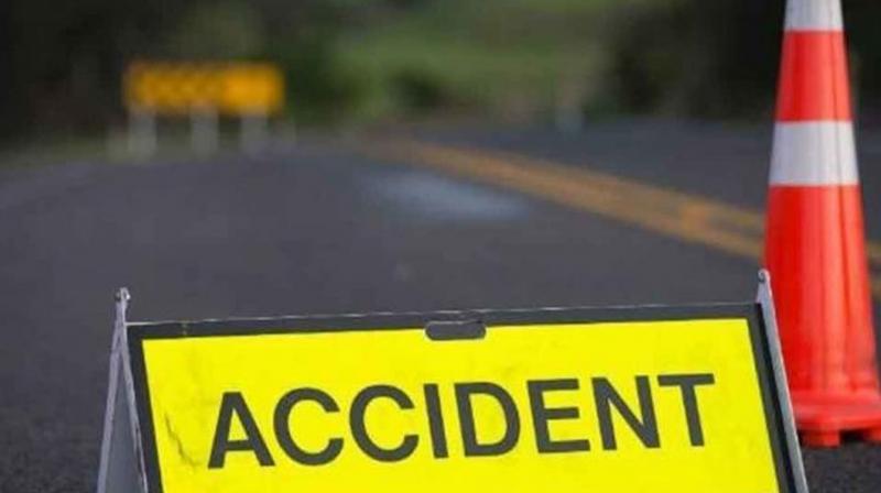 Big accident in MP: 15 people injured after truck overturned