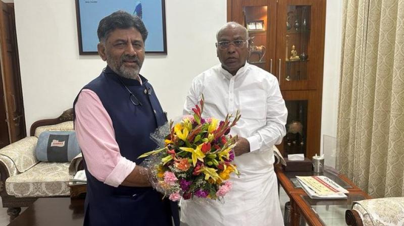 Shivkumar met Kharge