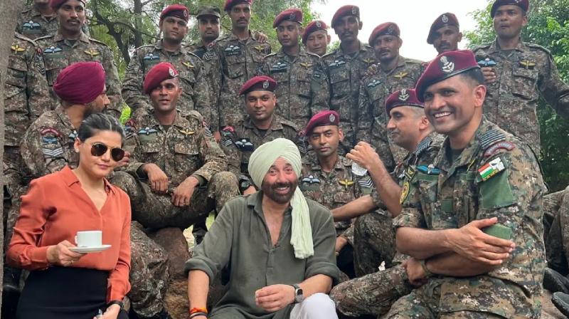 Sunny Deol celebrated Army Day with soldiers News In Hindi