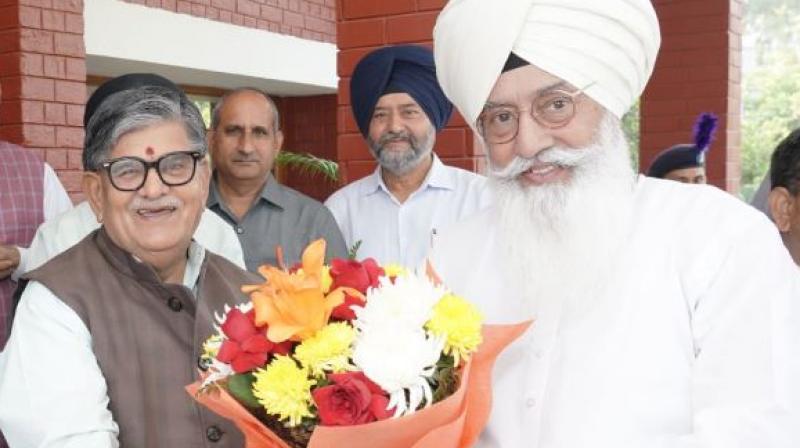 Dera Beas chief Gurinder Singh meets Gulab Chand Kataria news in hindi