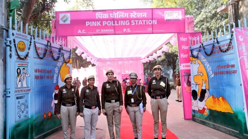 Pink booths built to encourage voters delhi election news in hindi