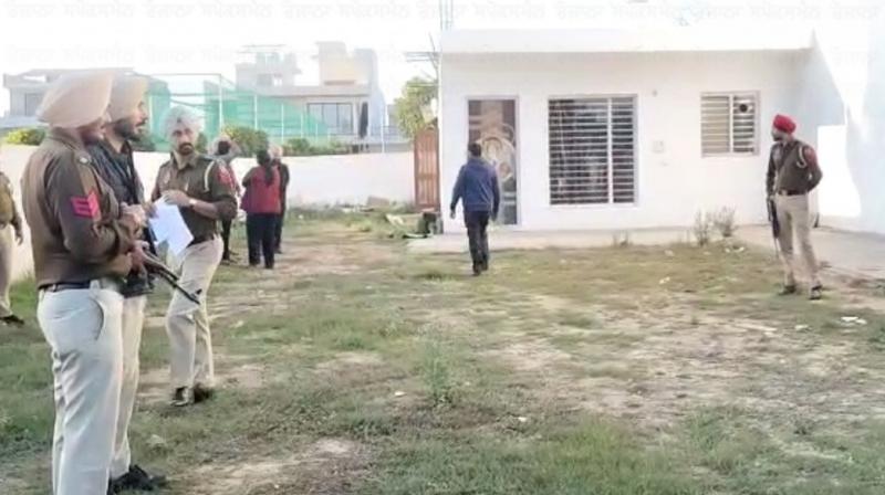 Encounter between police and gangsters in Mullapur, Mohali Latest News In Hindi