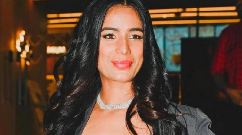 Poonam Pandey Death News: क्या झूठी है पूनम पांडे की मौत की खबरें? अब तक नहीं मिली डेड बॉडी...