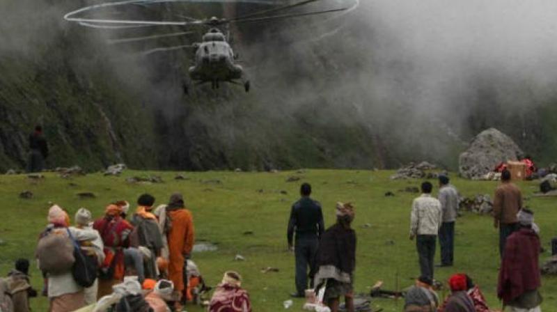 Kedarnath News: 2000 pilgrims stranded in Kedarnath Army's Chinook and Mi-17 helicopters deployed for rescue