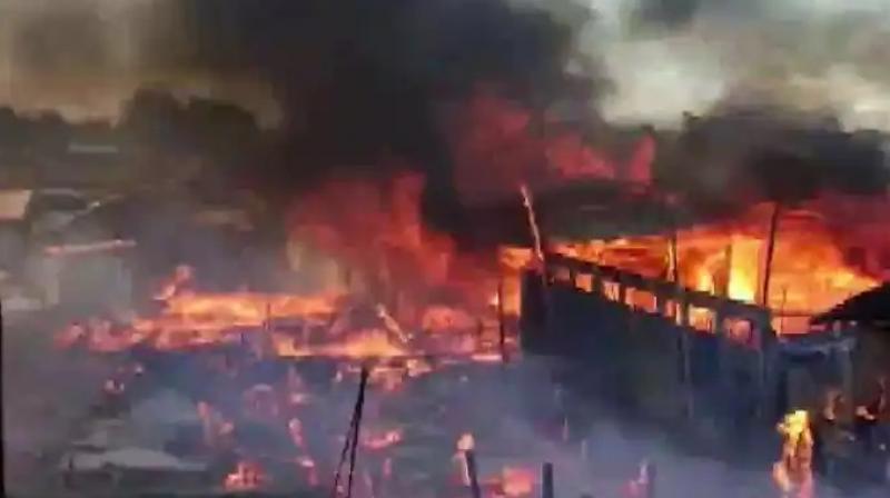 Fierce fire near Kolkata, 20 small roadside shops burnt to ashes