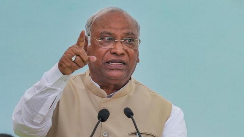 ED-CBI for opposition leaders, release from Interpol for Choksi: Kharge