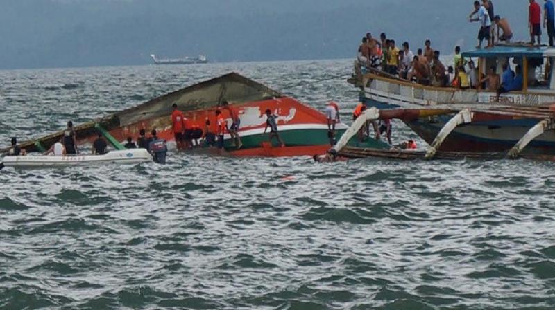 Nigeria 27died, 100 missing boat capsized in Niger river News In Hindi(representative image)