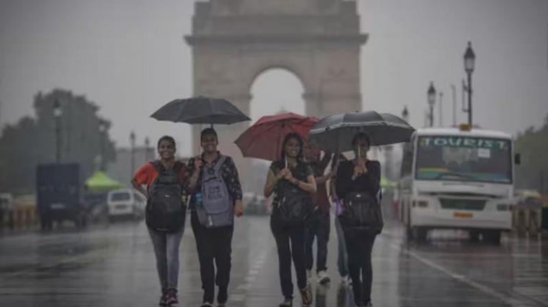 Minimum temperature recorded in Delhi was 15.8 degrees Celsius.