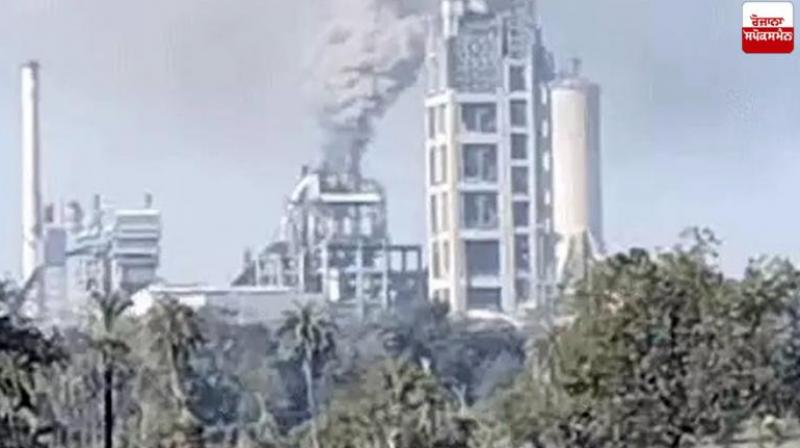 Rajasthan News Explosion in cement factory two people burnt In Hindi