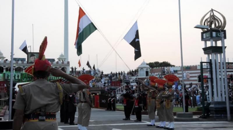 Republic Day Celebration At Attari Border news in hindi