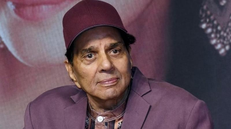 Delhi court summons actor Dharmendra in cheating case News In Hindi