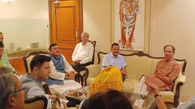 CM Kejriwal meets Uddhav Thackeray