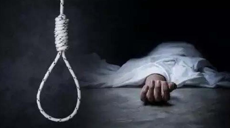 Maharashtra: A police constable committed suicide in Dhule district