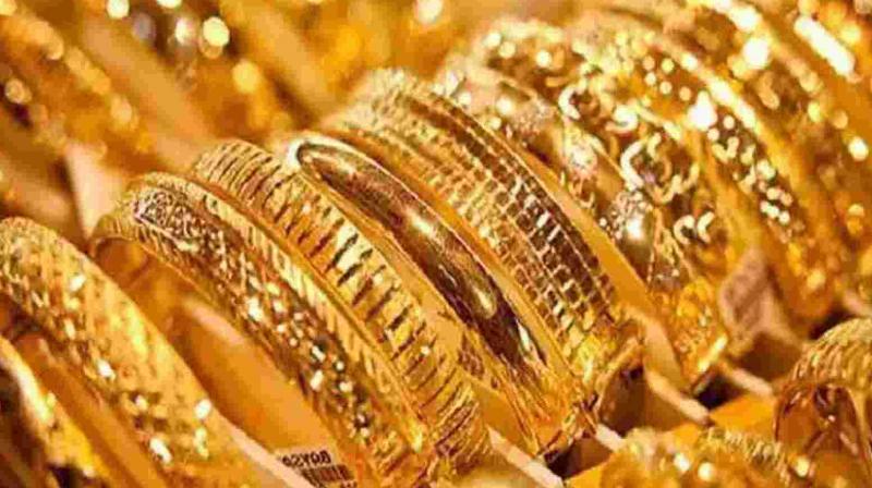 Gold price: Gold falls by Rs 153 due to weak global trend